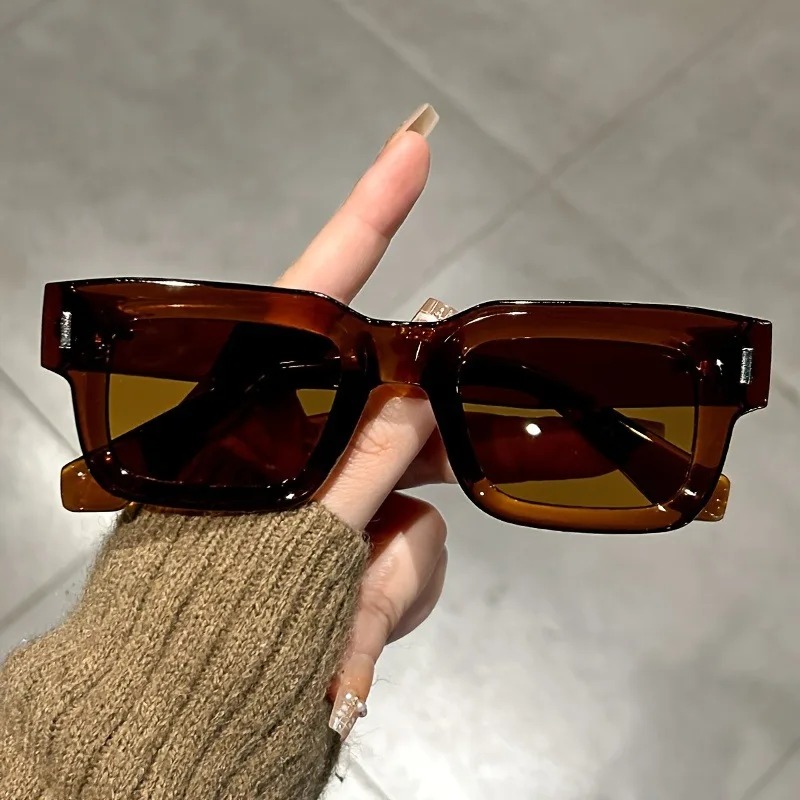 แว่นกันแดดทรงสี่เหลี่ยมหรูหรา  - Luxury Zone บทวิจารณ์และราคา
