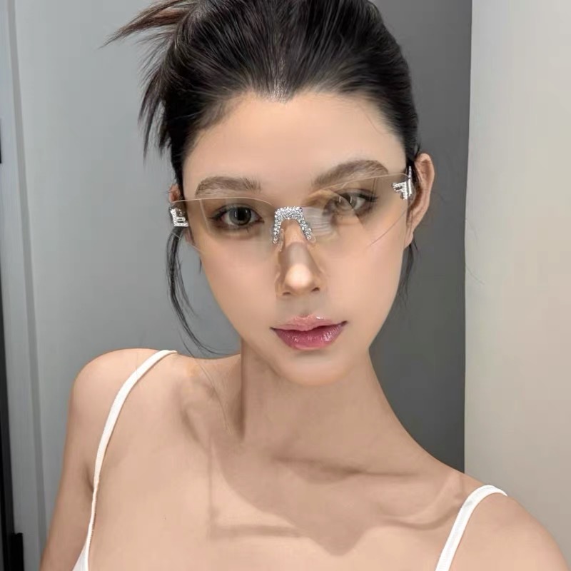 แว่นกันแดดทรงแคทอายไร้กรอบประด - Luxury Zone บทวิจารณ์และราคา