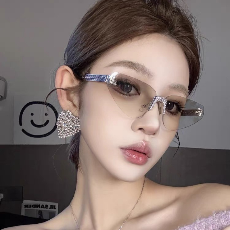 แว่นกันแดดทรงแคทอายไร้กรอบประด - Luxury Zone บทวิจารณ์และราคา